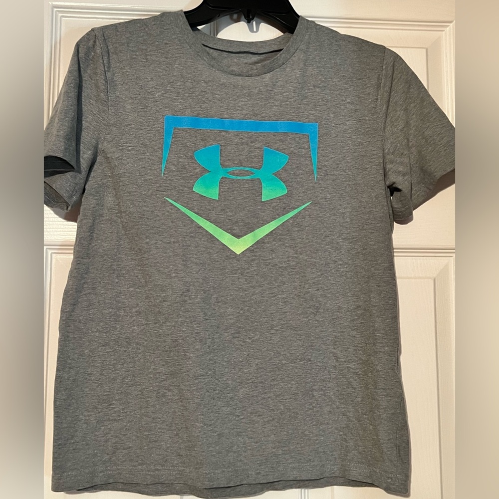 Youth XL Under Armour tee.